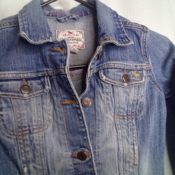 Abercrombie Denim Jacket S Juniors Cropped Button Up Light Wash Blue - Picture 10 of 16
